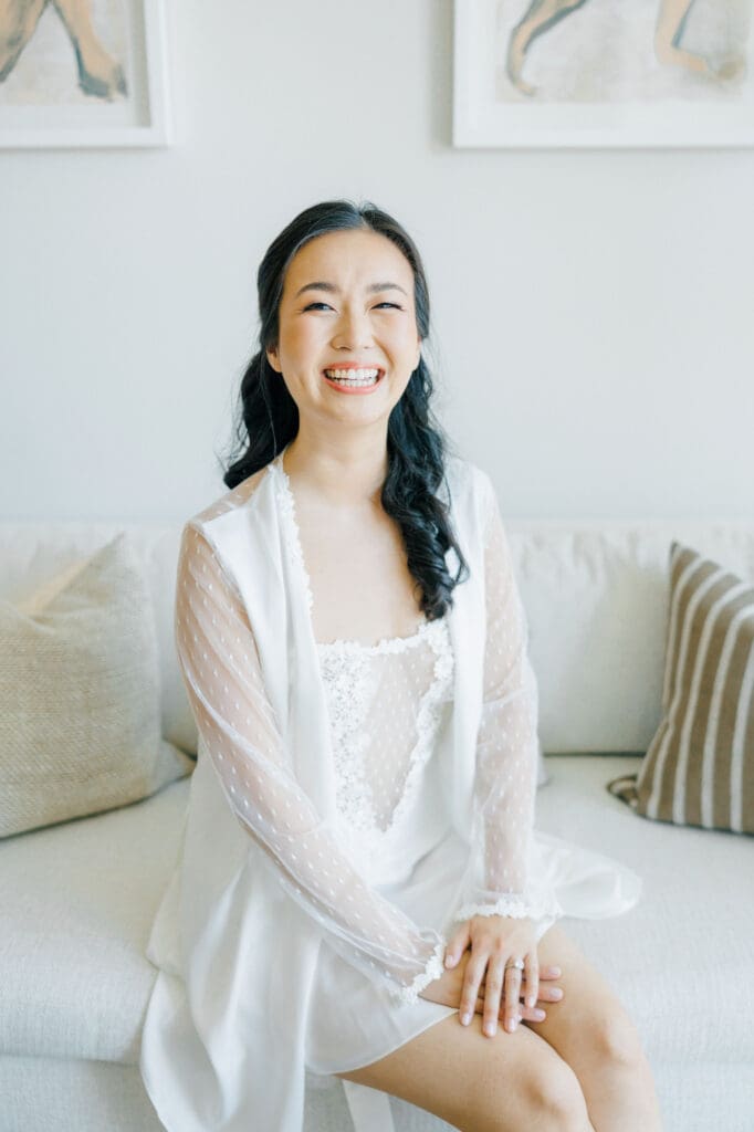 Windy City Glam Bride Holly - photo by Lexi Benjamin Photography
