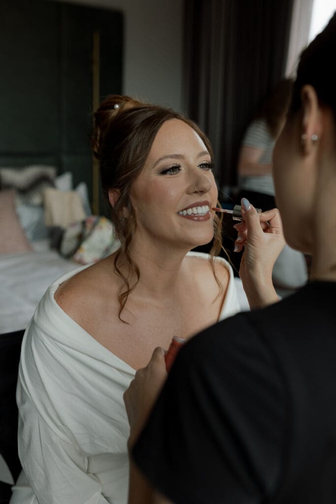Windy Ciity Glam bride glam prep doing makeup