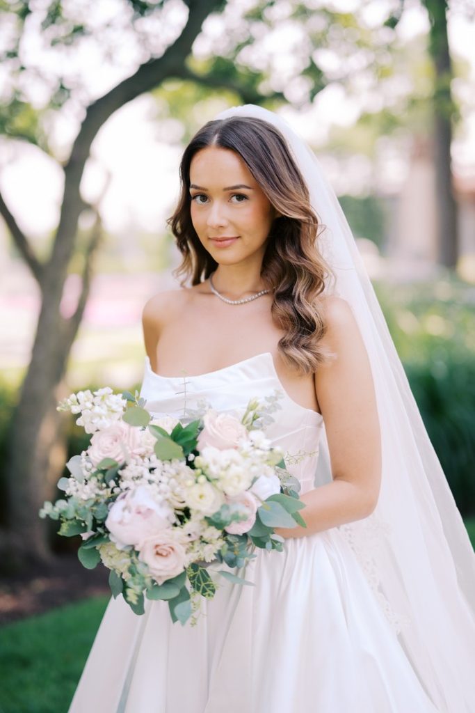 Chicago bride in soft glam and wavy hair