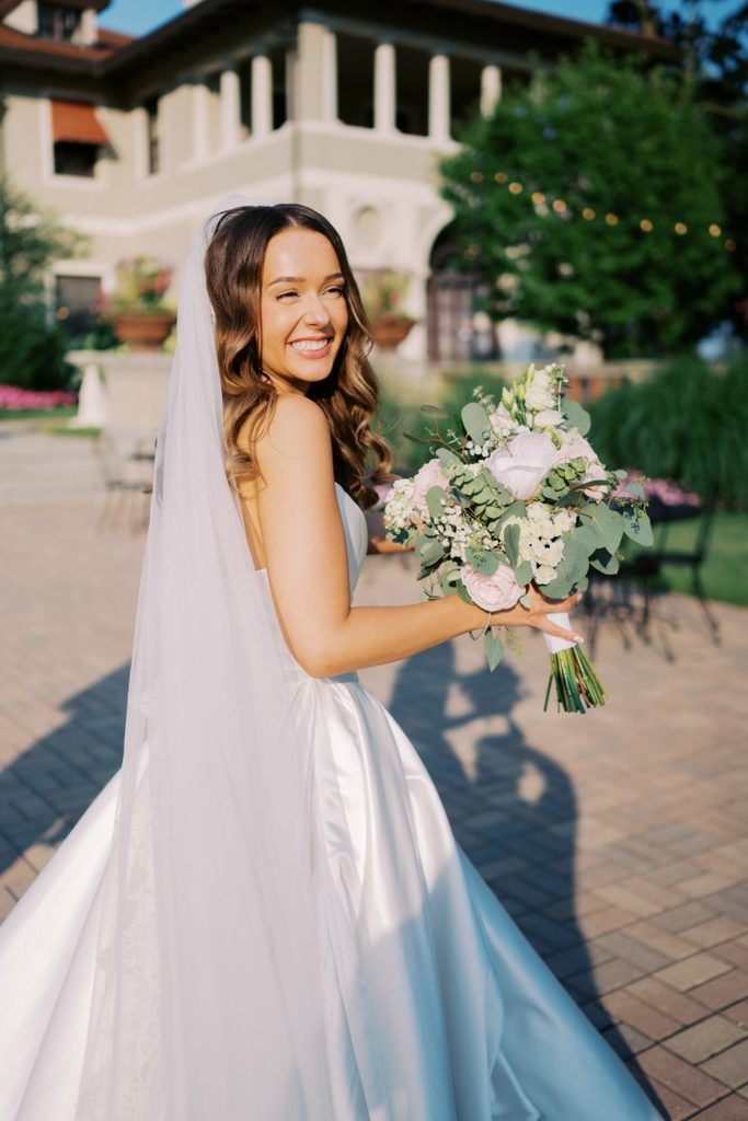 Chicago bride in soft glam and wavy hair