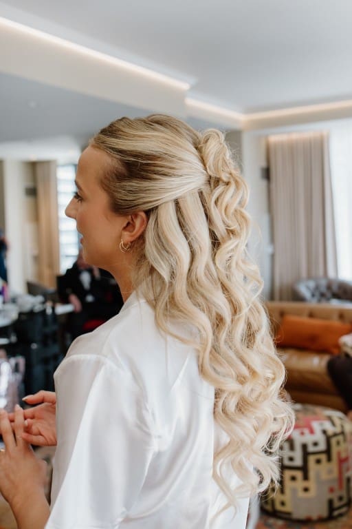 Blonde bride in half up half down hairstyle